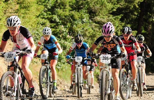 The Under 23 field is led up the mountain by Kaila Hart (NoTubes)