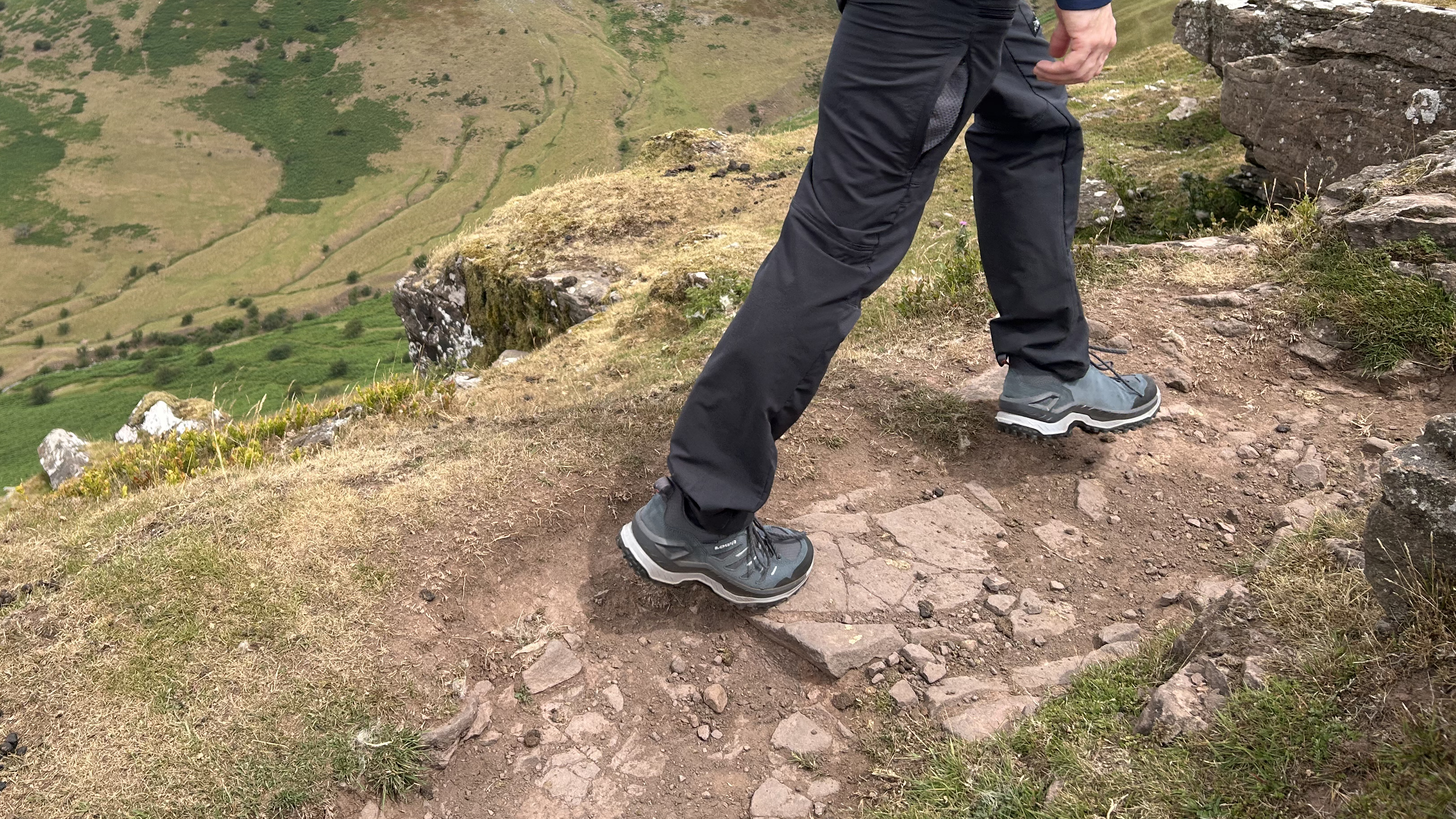 Hiking in the Lowa Innovo GTX Lo