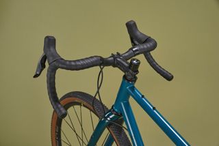 Image shows details of handlebars on the Ribble Gravel 725 Pro bike