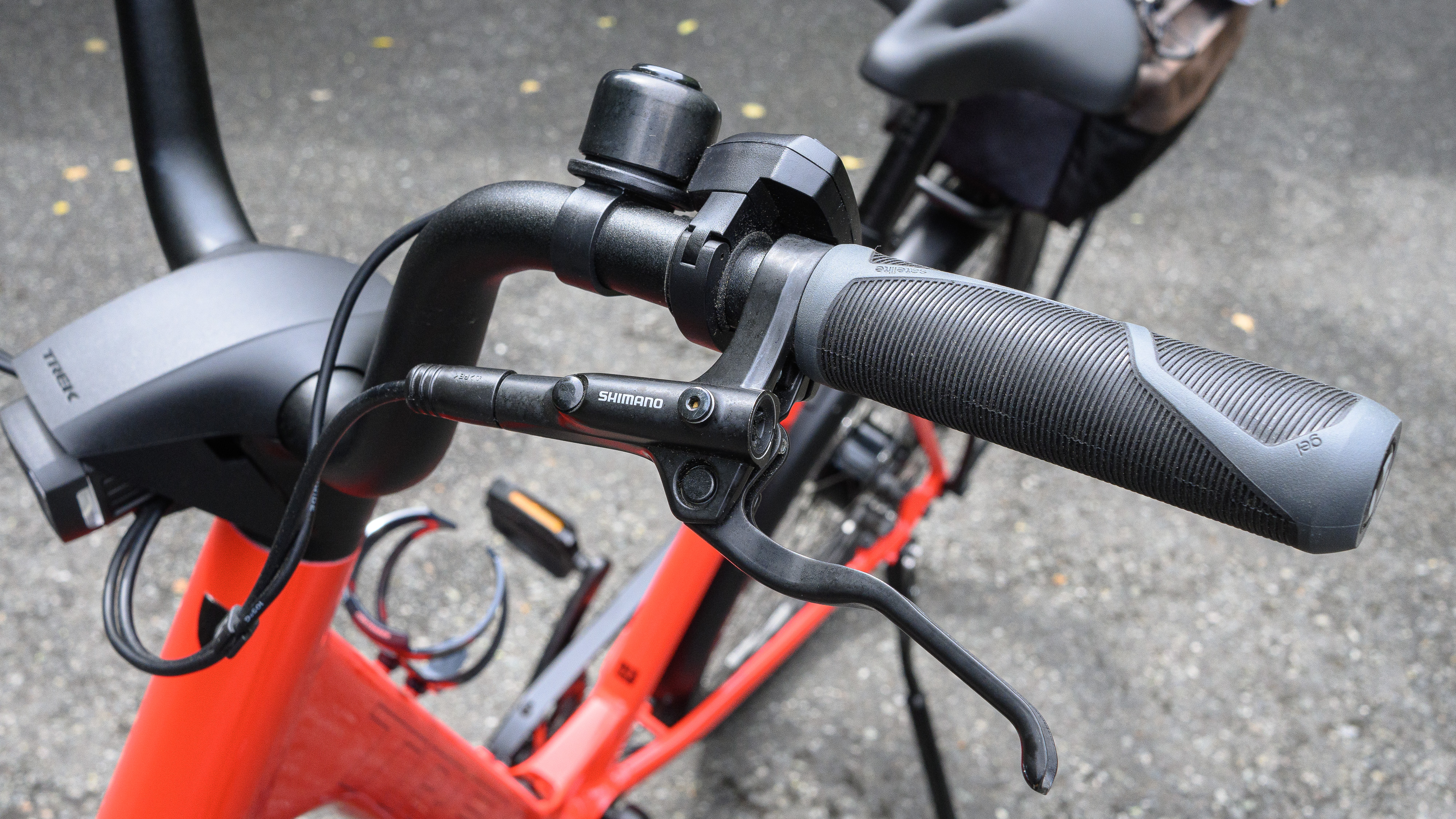 A close-up photo of the grippy handlebars on the Trek Verve+ 1 LT.
