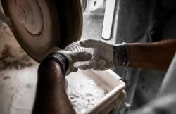 Murano glassmaker making India Mahdavi J'adore perfume bottle for Dior