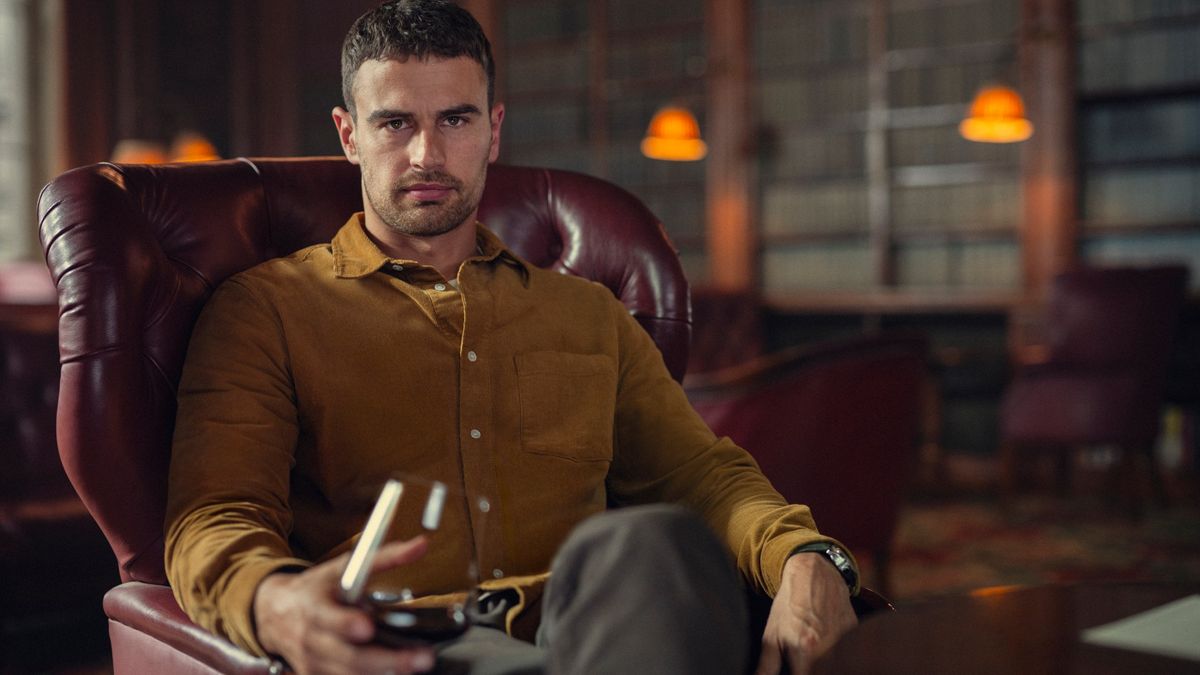 Theo James as Eddie in The Gentlemen