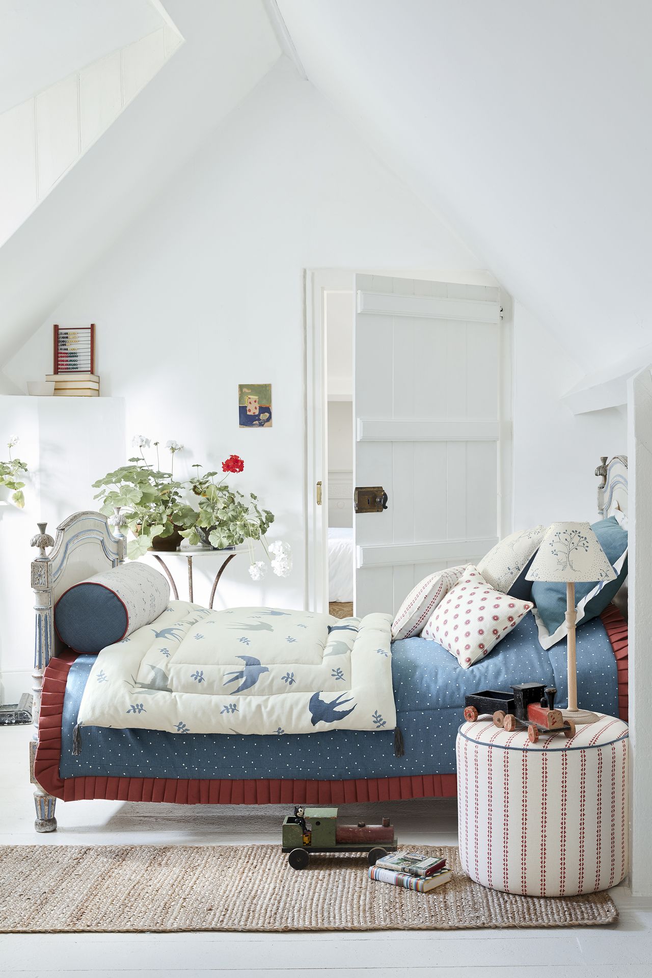 Cottage bedroom ideas: classic takes on rustic bedrooms | Homes and Gardens