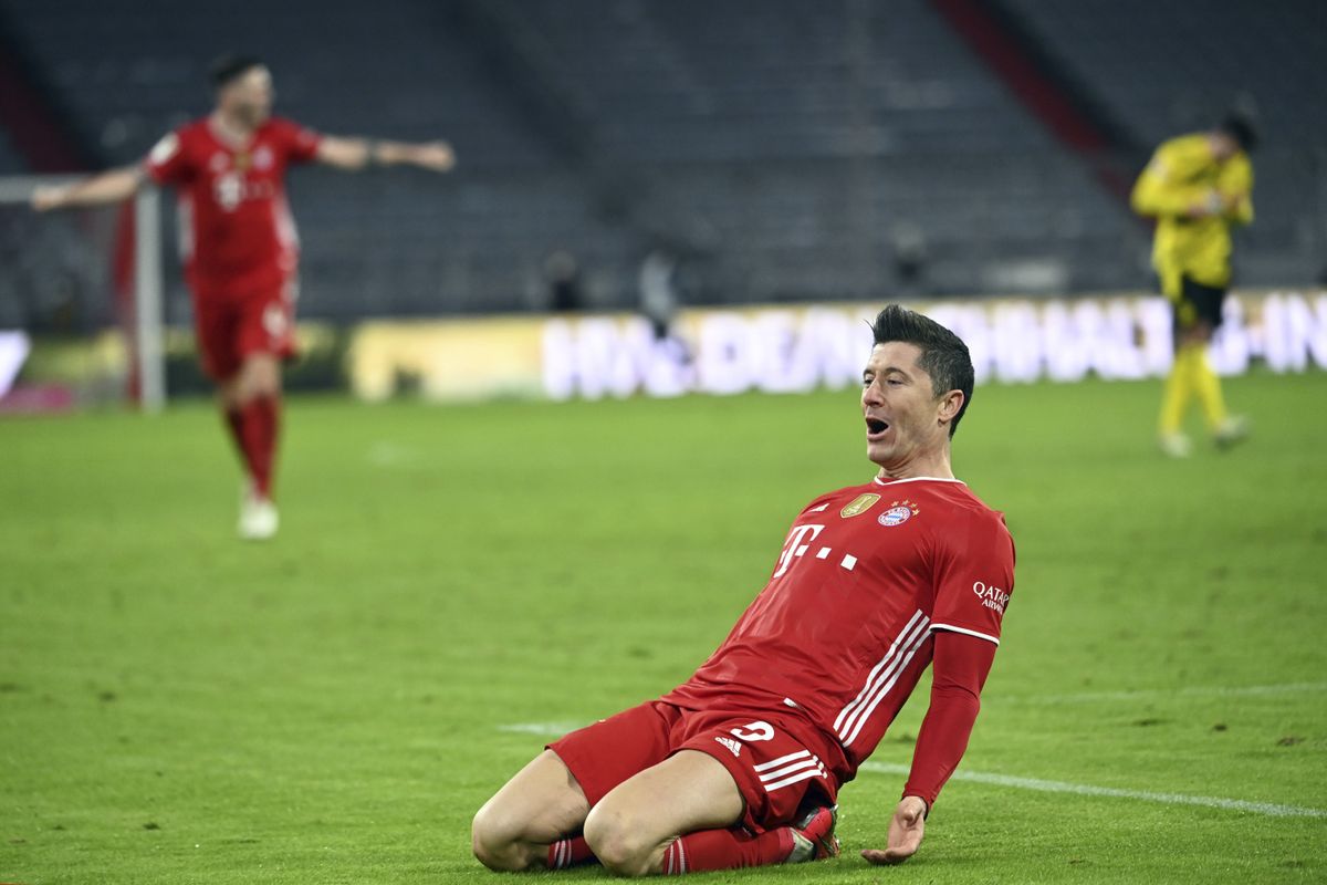 Robert Lewandowski Hat-trick Sees Bayern Munich Fight Back To Beat ...