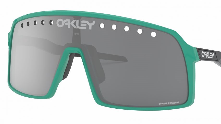 Oakley channels its Eyeshade legacy 