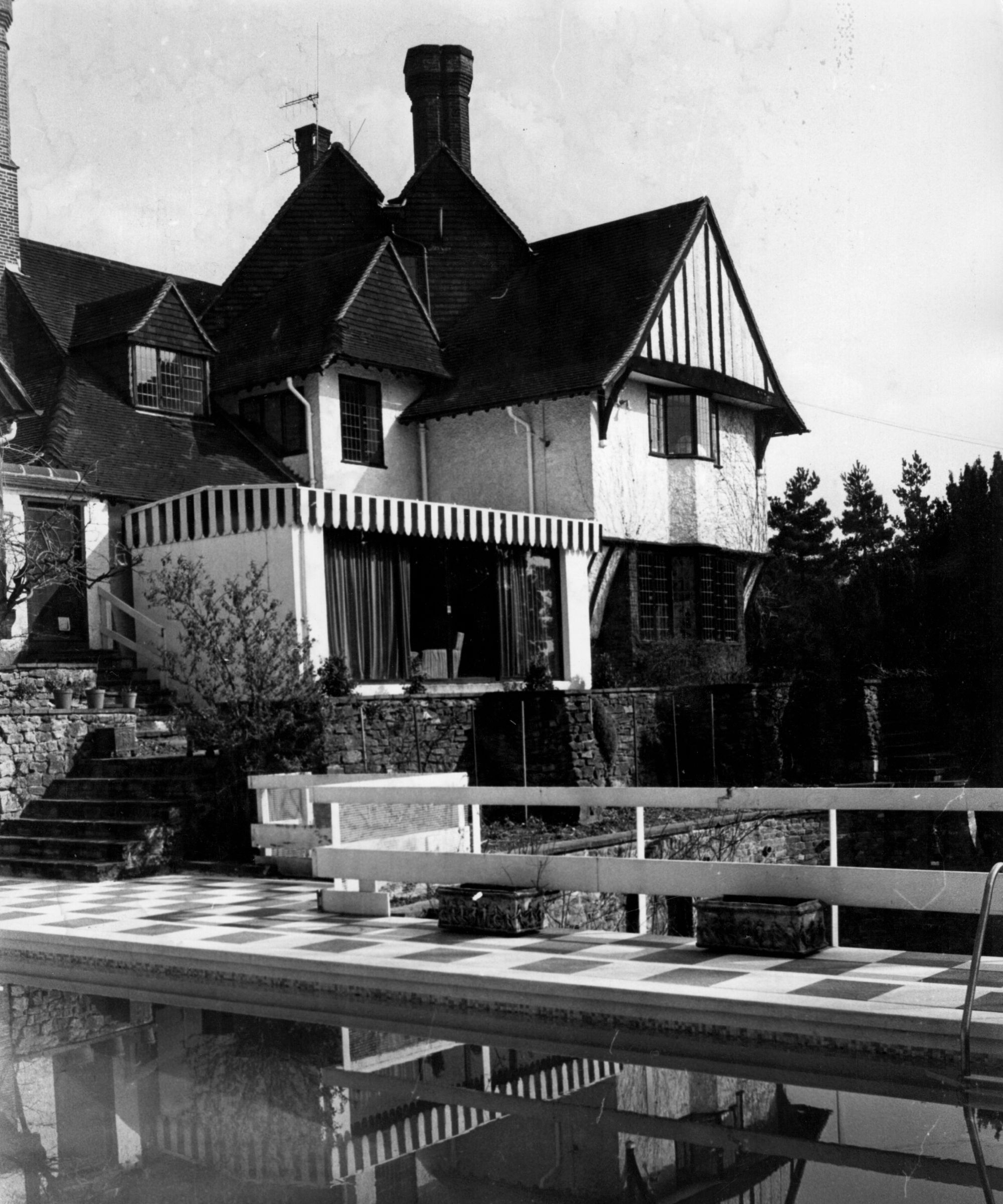 john lennon's pool