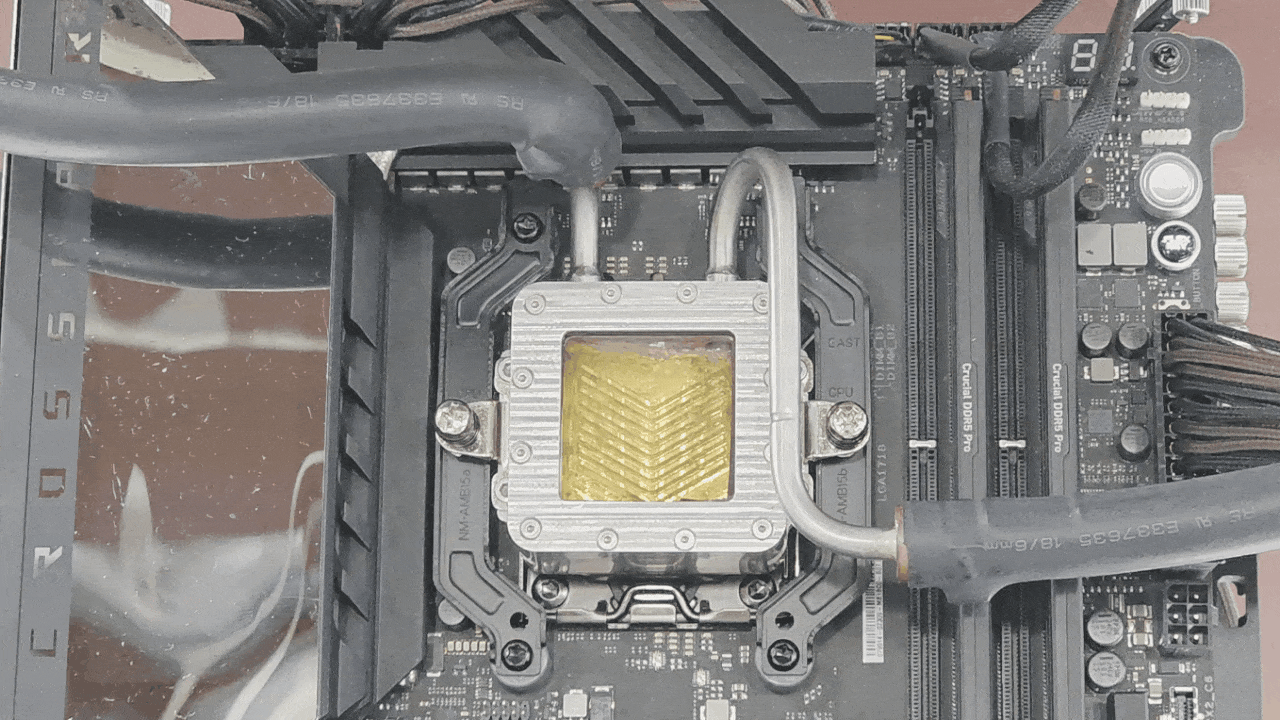 Noctura thermosiphon closeup on the heat spreader.