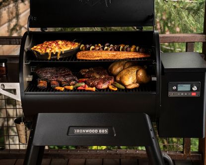 What is a pellet grill and how does it work? | Gardeningetc