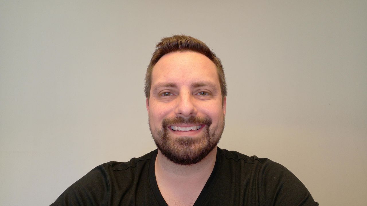 A picture of a person taken with the Obsbot Meet 2 with the lights on