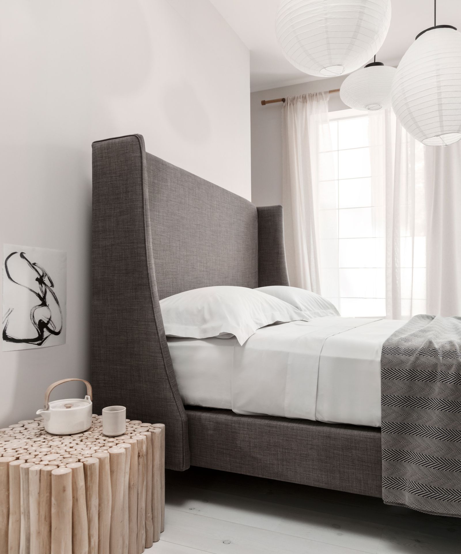How to decorate with a king size bed in a small room | Real Homes