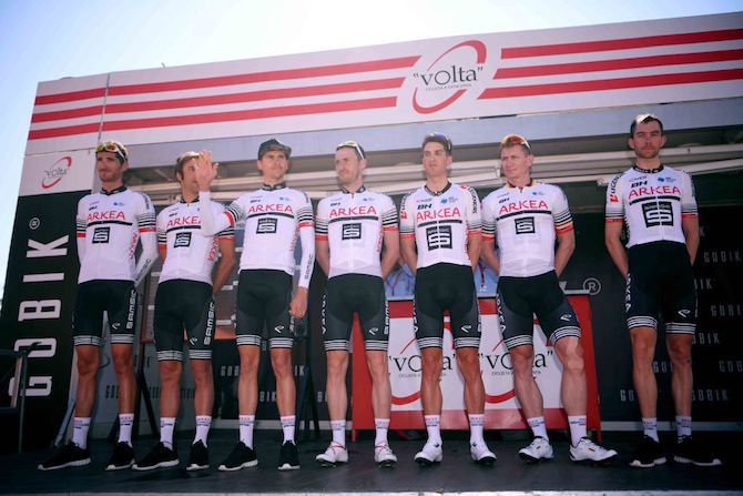 Warren Barguil waves to the crowd as his Arkea-Samsic team is presented ahead of the 2019 Volta a Catalunya