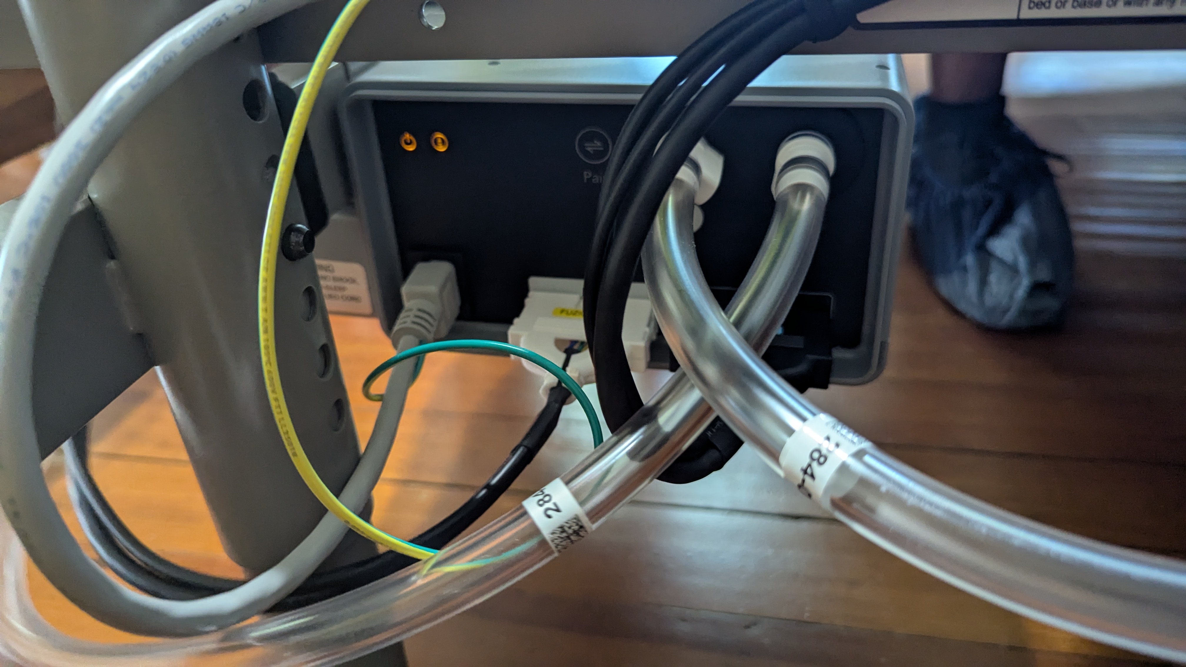 Pipes and control box for air chambers of Sleep Number i8 smart mattress