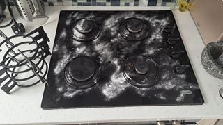 Oven hob with baking soda