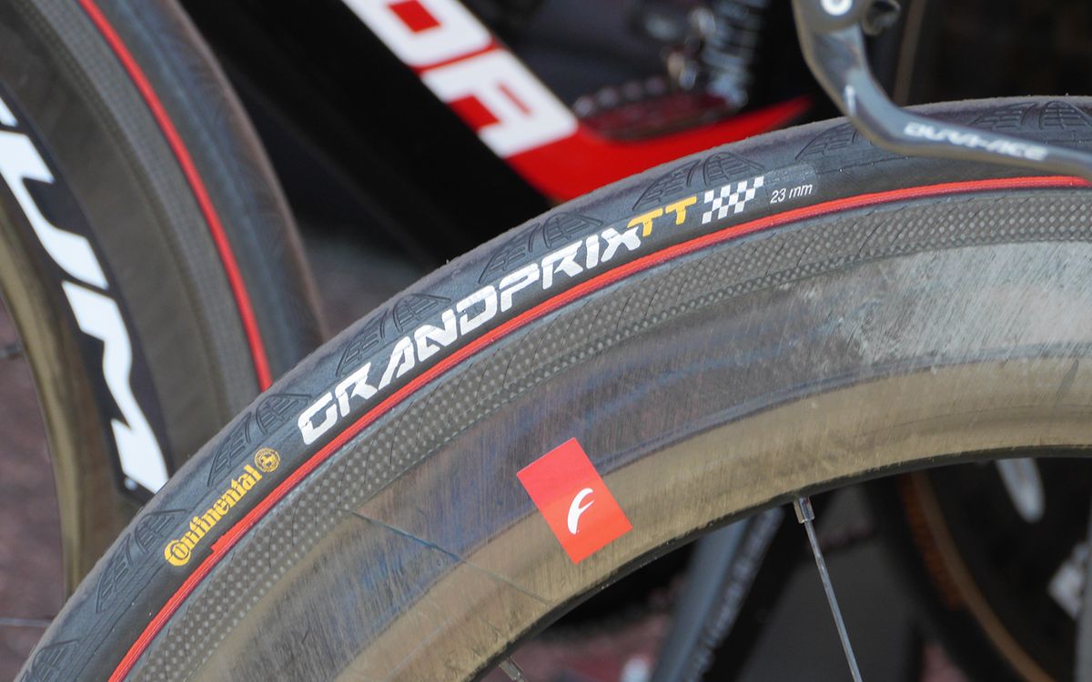 25mm tyres are so prominent on road stages now, seeing 23mm tyres seems strange