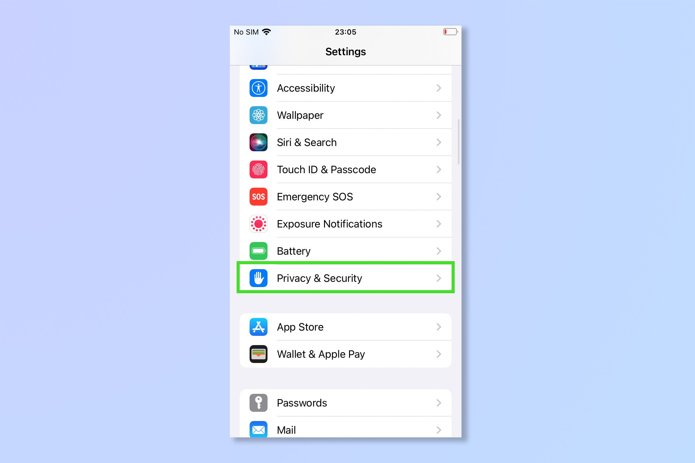 Первый шаг к использованию проверки безопасности, меню настроек iOS 16 с выделенными конфиденциальностью и безопасностью