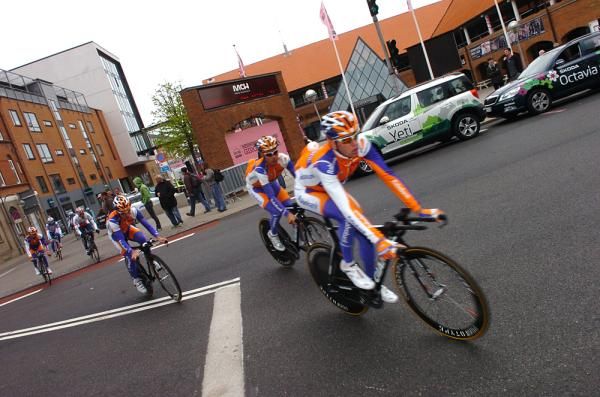 Rabobank heads onto the course