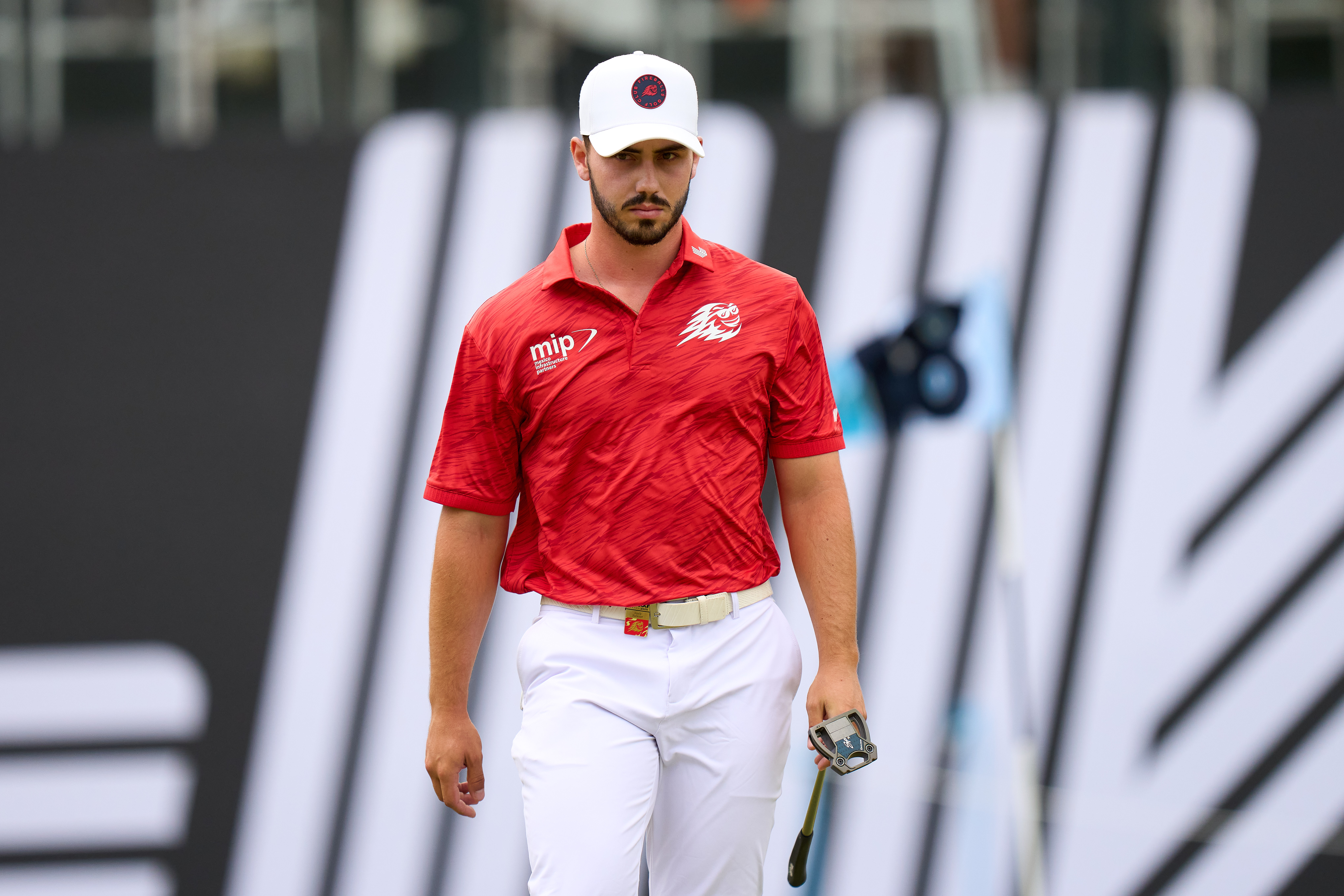Josele Ballester watches a putt