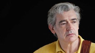 Chris Spedding studio headshot