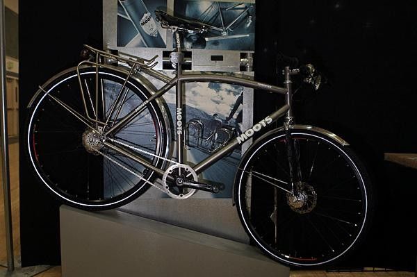 Moots is best known for its high performance bikes but this 'Comooter' is still one of the finest utility bikes we've seen.