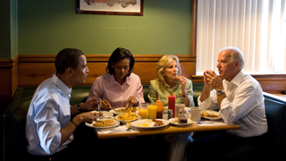 The Obamas and the Bidens eat breakfast together on campaign trail 2008