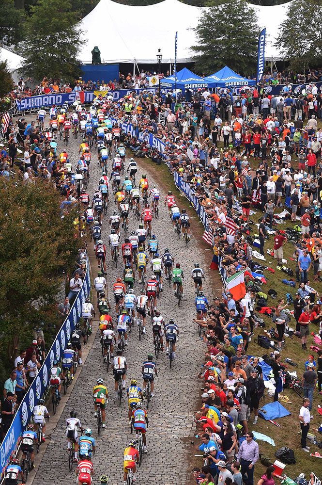 The peloton race up Libby Hill