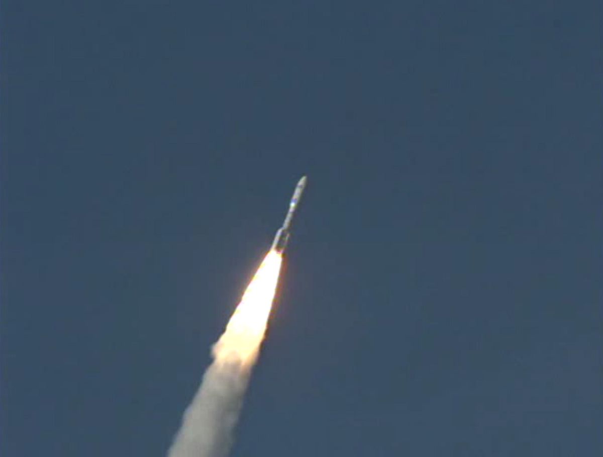 Amazing Launch Photos: Blastoff For Navy's Next-gen Muos-1 Satellite 