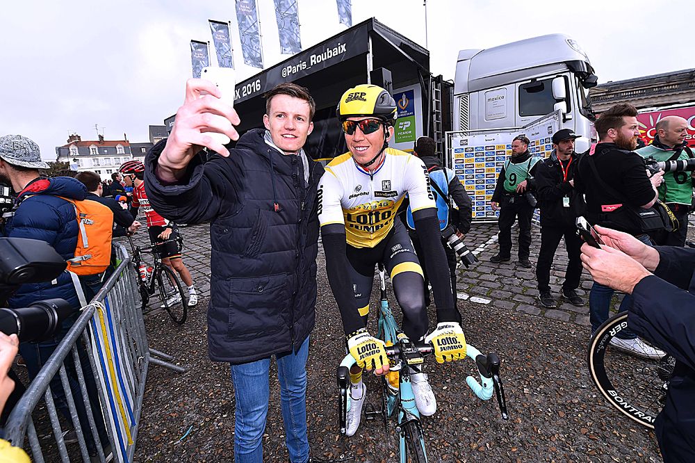 Selfies with Sep Vanmarcke (LottoNL-Jumbo) ahead of Paris-Roubaix