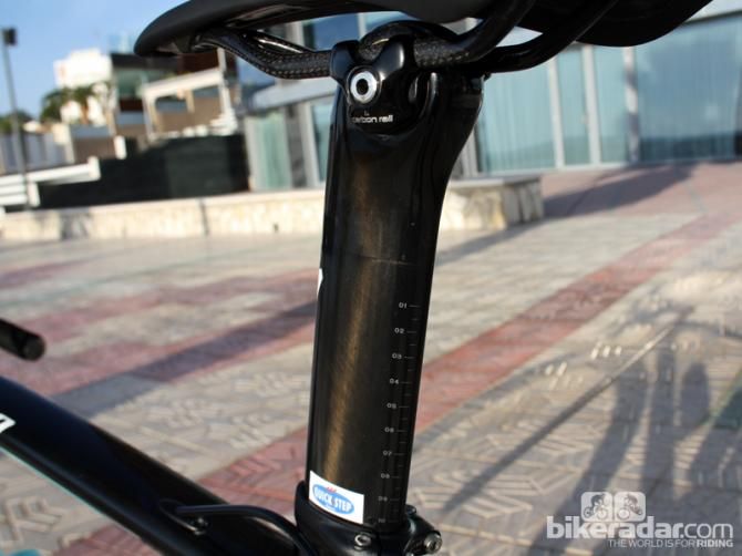 A QuickStep sticker serves as a handy seat height indicator