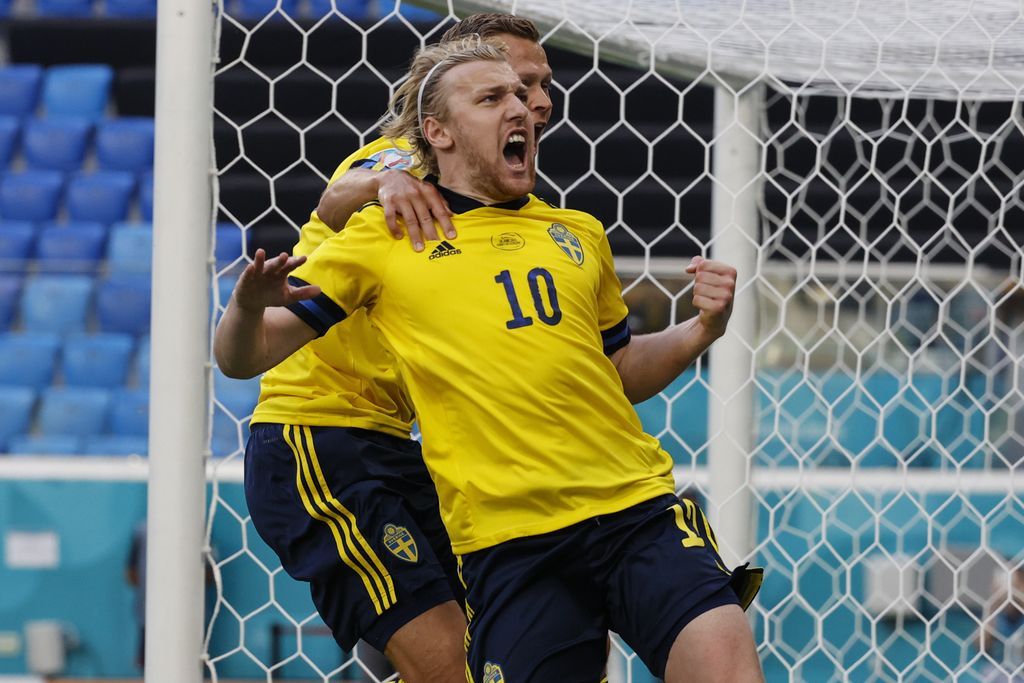 Emil Forsberg penalty gives Sweden victory over Slovakia ...