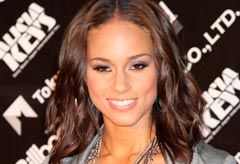 Alicia Keys seeks head blogger for her website