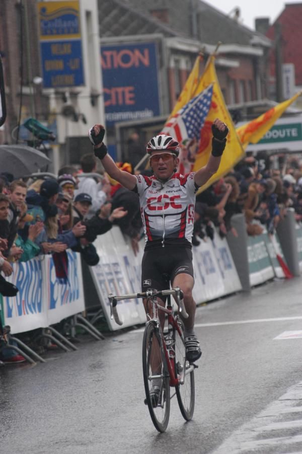 Tyler Hamilton winning in 2003