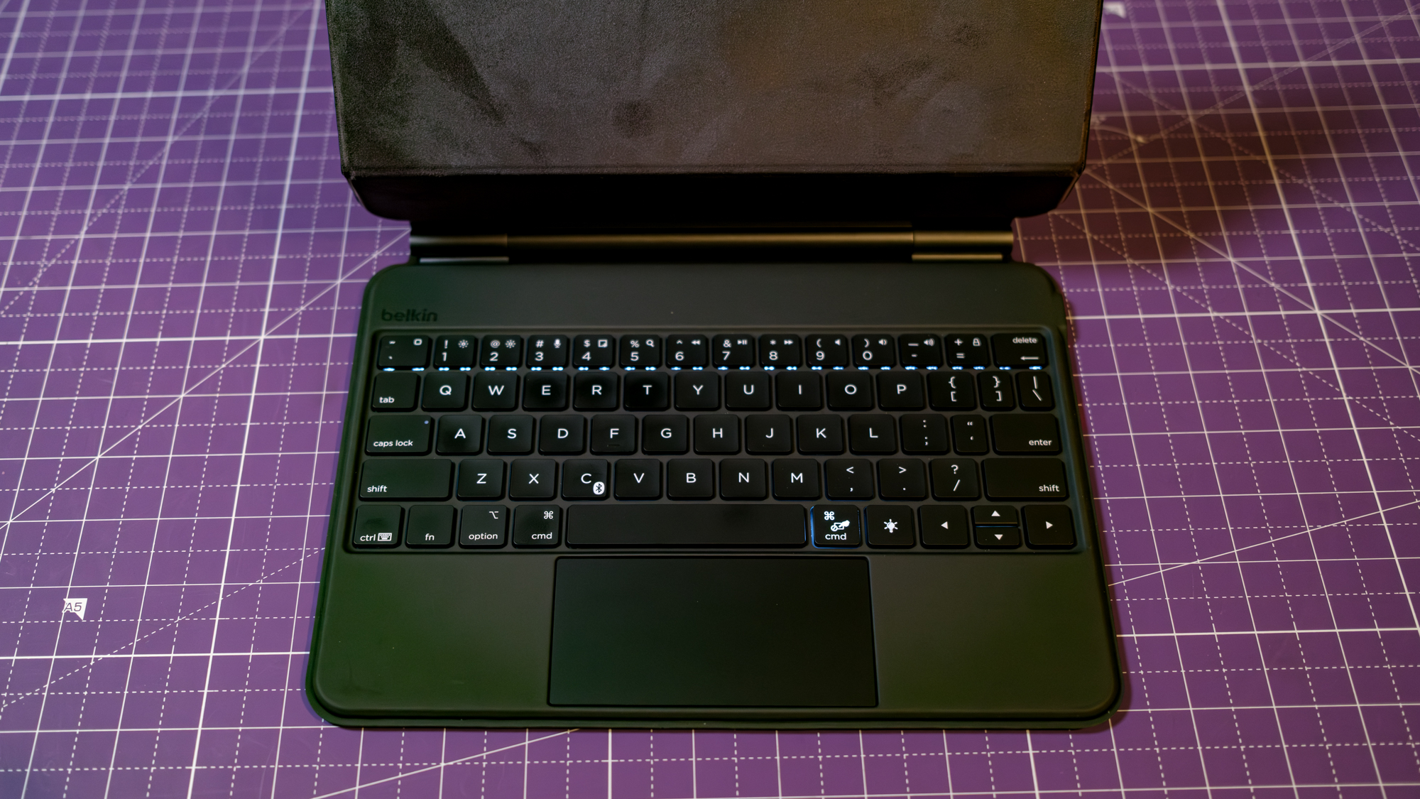 Belkin iPad Air M4 Keyboard Case