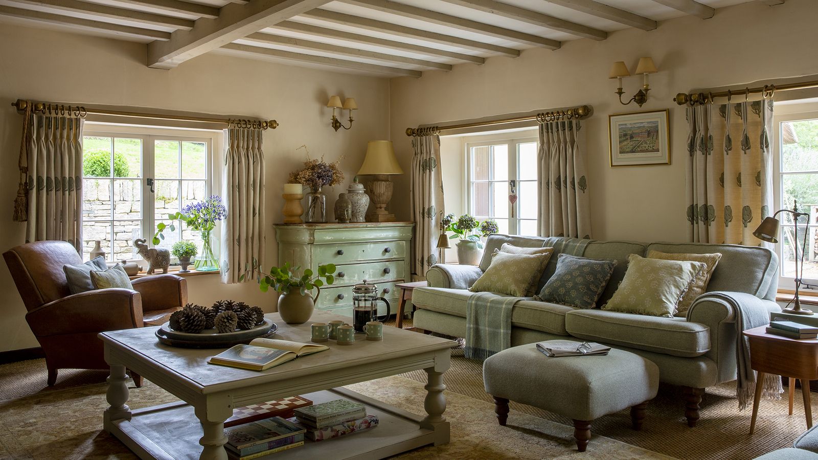 An ancient thatched cottage in Dorset updated in style | Homes & Gardens