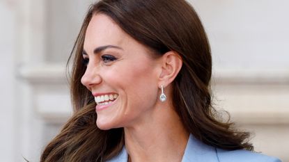 Kate Middleton football - Catherine, Duchess of Cambridge departs after visiting the Fitzwilliam Museum during an official visit to Cambridgeshire on June 23, 2022 in Cambridge, England. 