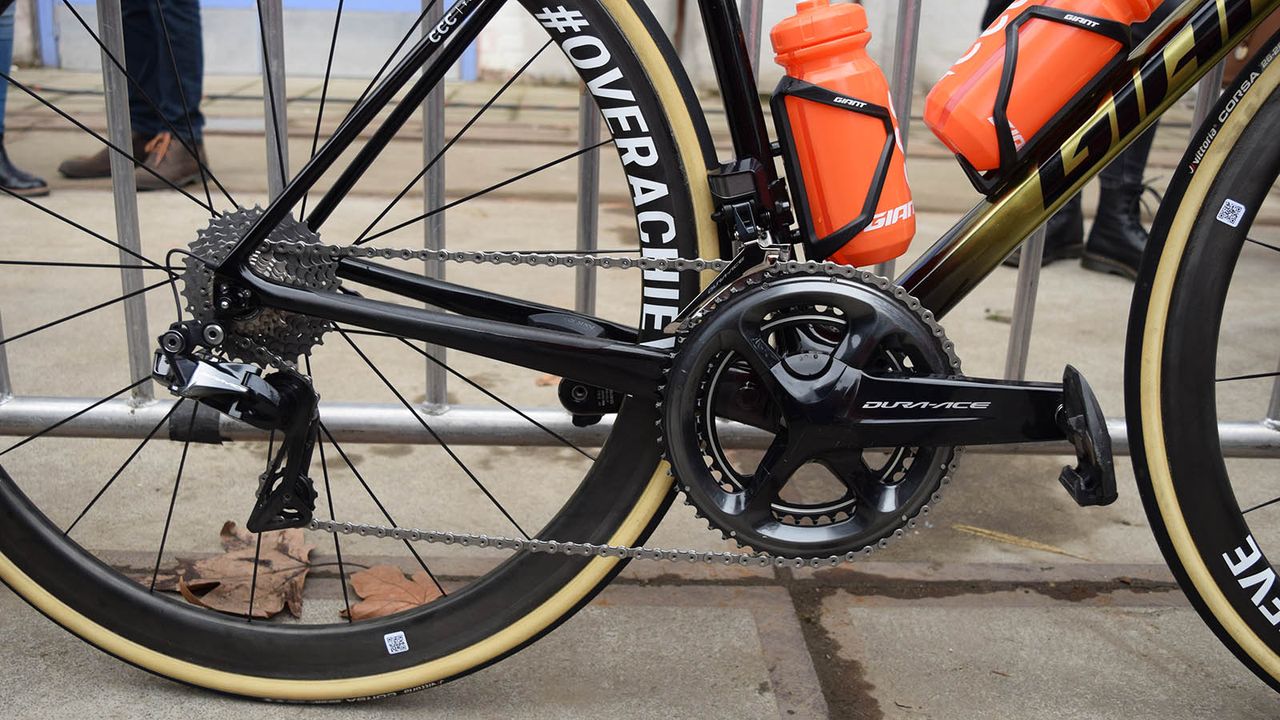 "Like Van Avermaet's BMC from last season, this year's bike is equipped with a full Shimano Dura-Ace R9150 groupset"