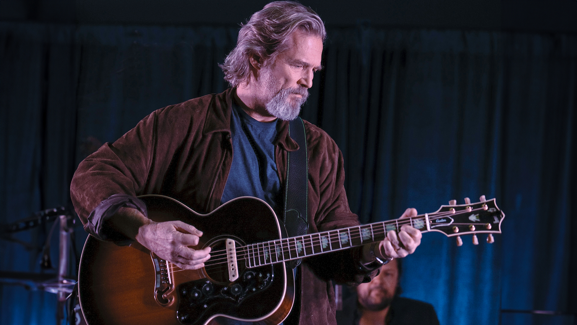 Jeff Bridges performs at the "Crazy Heart" premiere after party at the Country Music Hall of Fame on January 12, 2010 in Nashville, Tennessee.