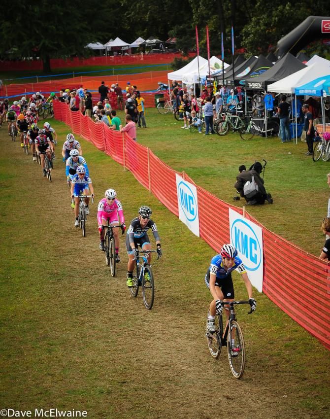 Helen Wyman (Kona Factory Team) leading on lap one