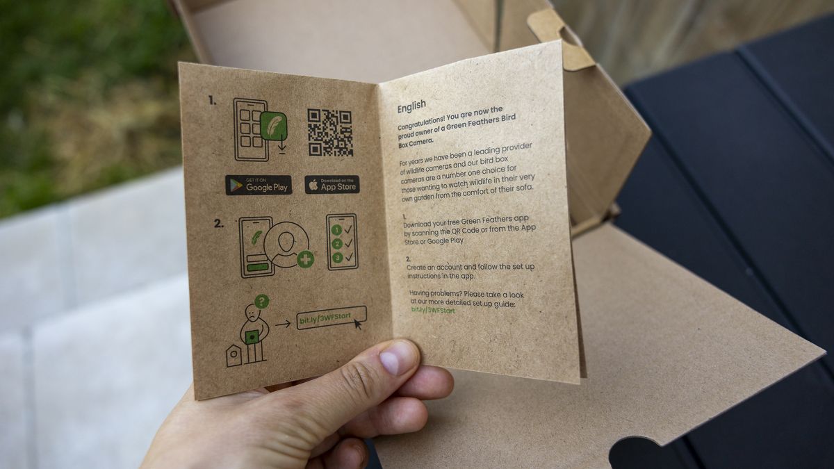 The paper startup guide for the Green Feathers HD WiFi bird box camera