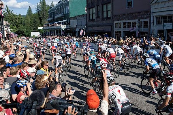 The start of the pro men's race.