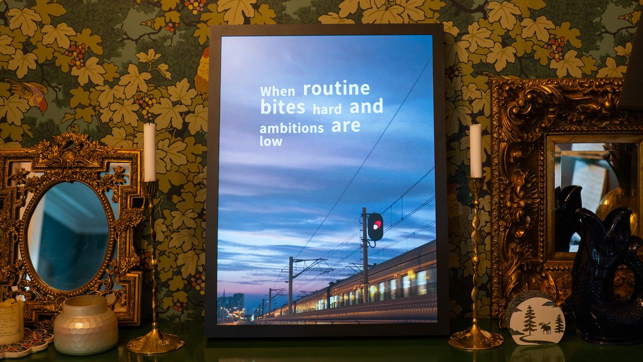 MorningBlues T2 art frame showing scene lyrics function