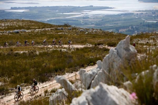 Racers in the Groenlandberg Mountains during stage 6