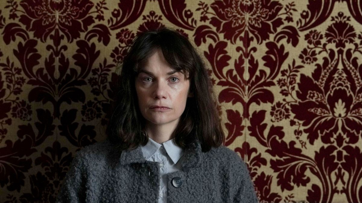 Lorna (Ruth Wilson) in The Woman in the Wall 