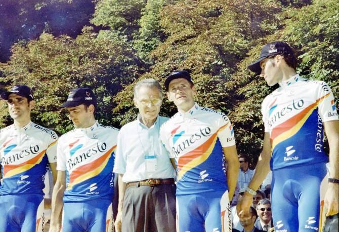 Giovanni Pinarello with the Banesto team at the 1999 Tour de France.