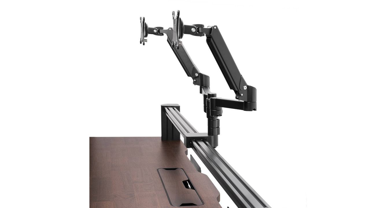 Corsair Platform:6 standing desk with rail and monitor arms