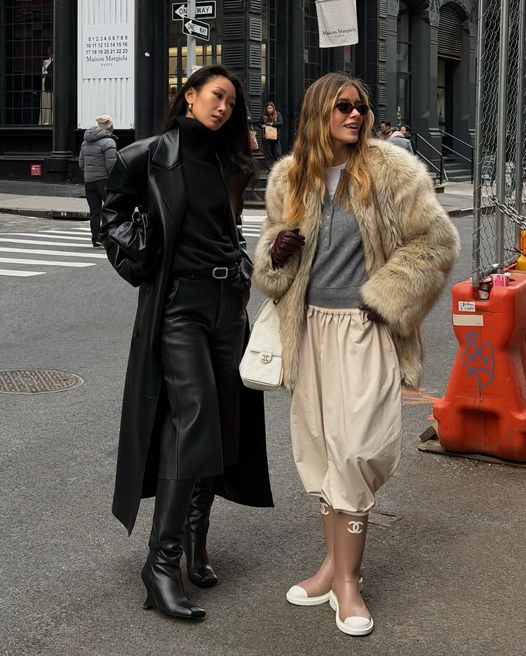 An image of @thecarolinelin wearing curved heel boots, of the biggest boot trends for spring 2026.