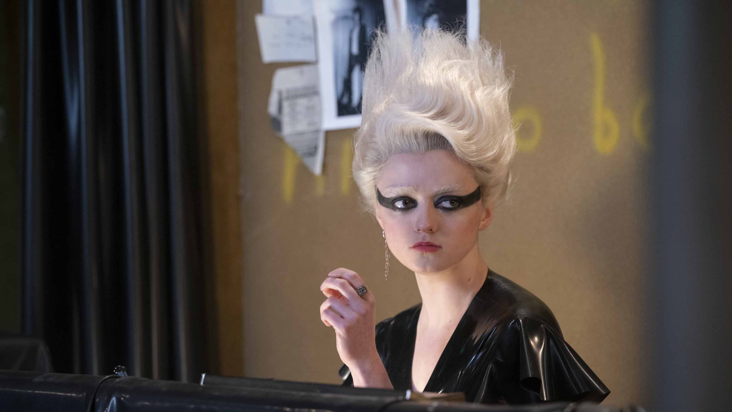 Maisie Williams and Thomas Brodie-Sangster talk Pistol and punks