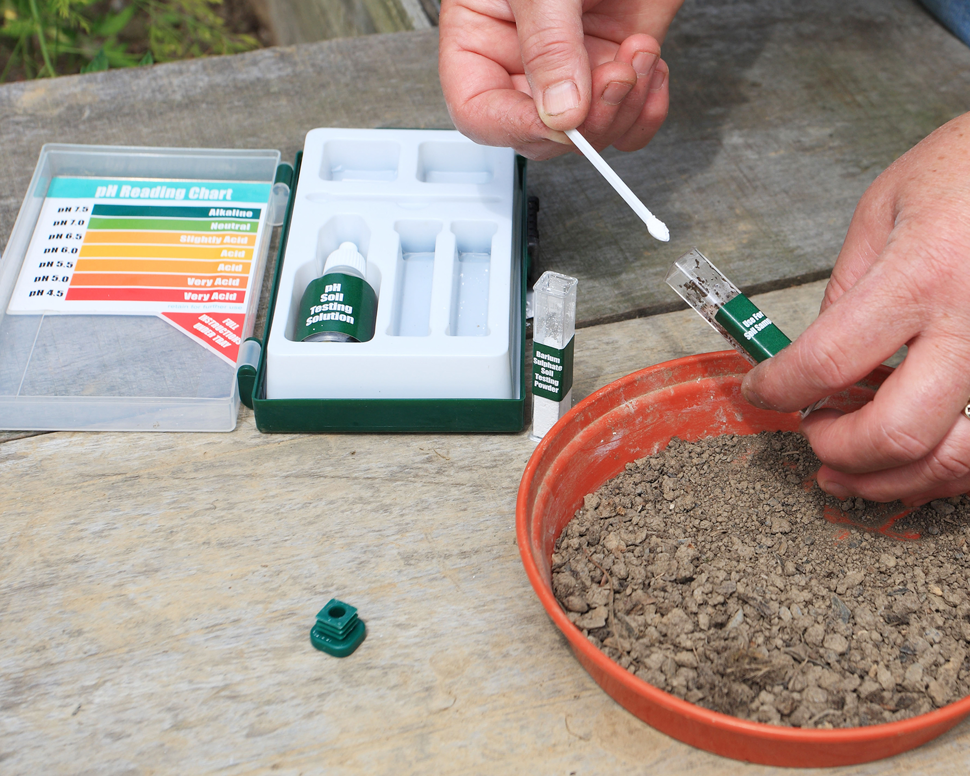 Soil testing kit