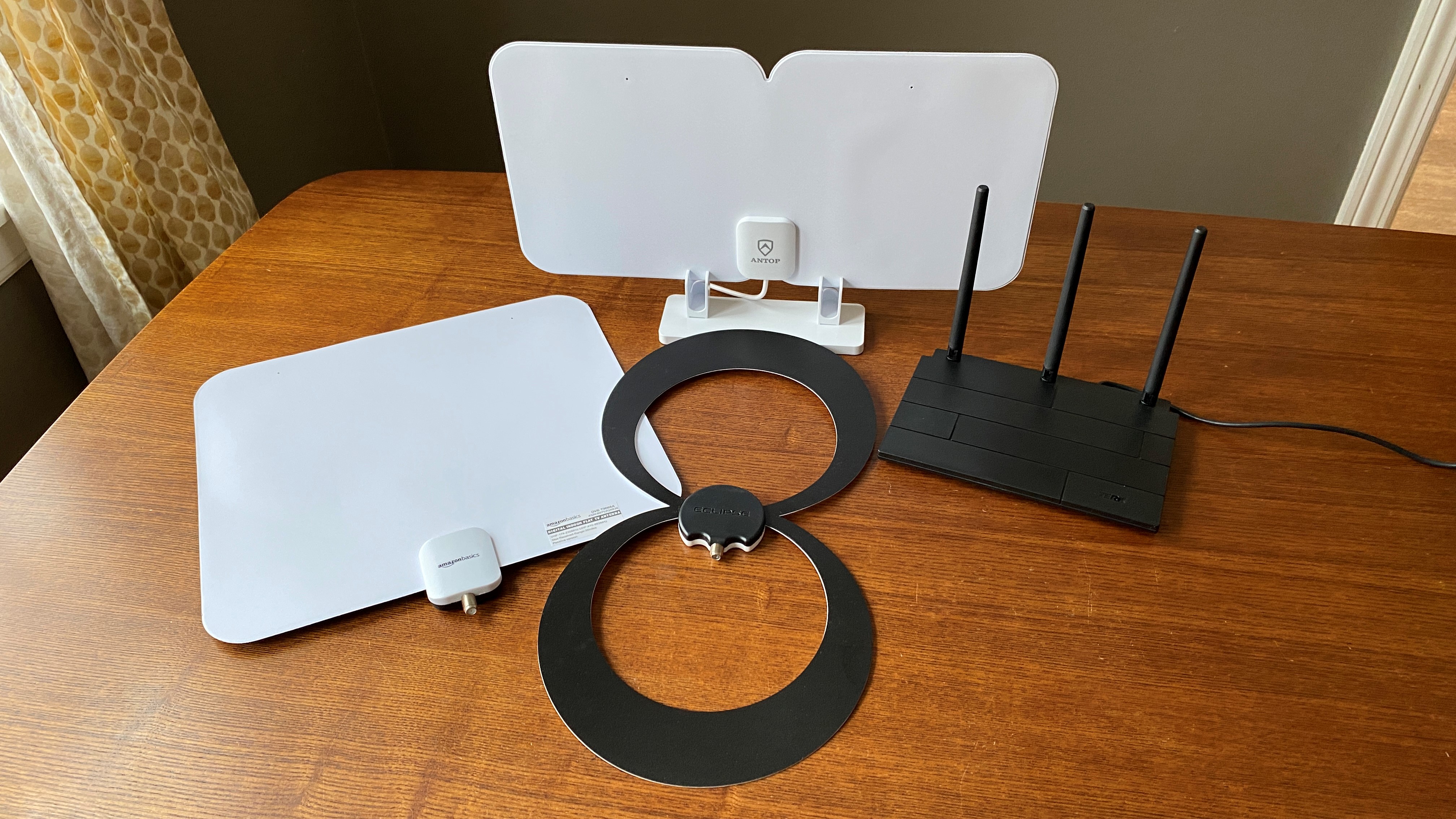 make amplified digital antennas inside office building