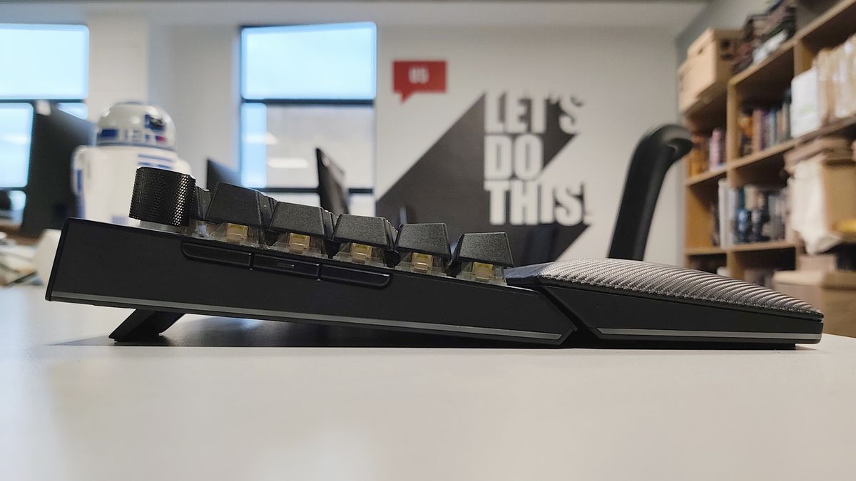 The Razer Blackwidow V4 Pro side on.