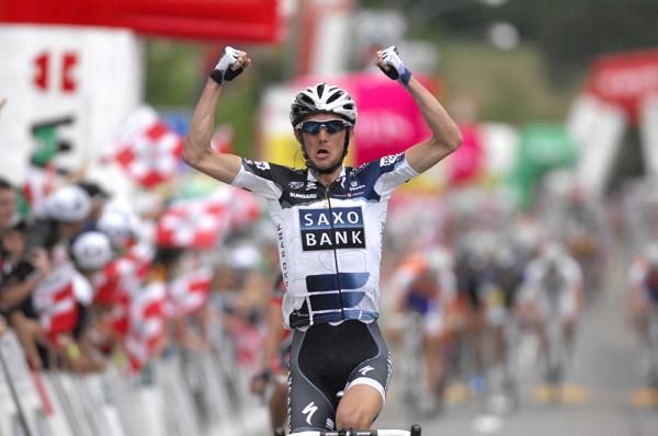 Frank Schleck (Saxo Bank) wins stage three of Tour de Suisse.